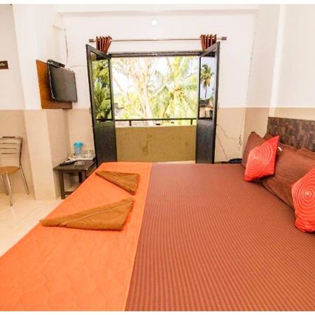 Hotel Premium Travellers # Inn Near Temple - Fully Air Conditioning Hotel - Hygiene And Spacious Room - A Top Rated Luxuary Hotel Merces Exterior photo