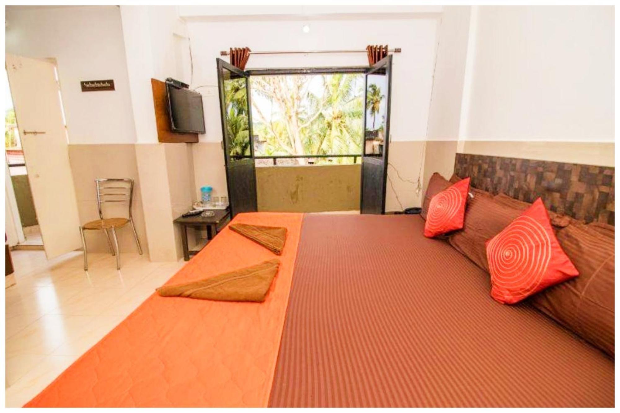 Hotel Premium Travellers # Inn Near Temple - Fully Air Conditioning Hotel - Hygiene And Spacious Room - A Top Rated Luxuary Hotel Merces Exterior photo